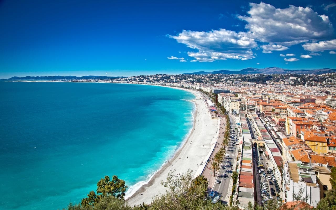 Y - MONACO - TAY BAN NHA